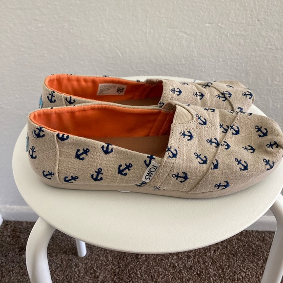 TOMS Classic Slip-on Shoes - Picture 4 of 6